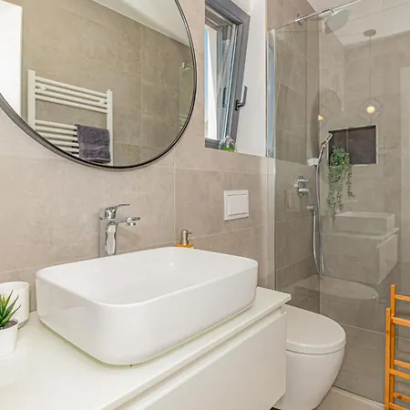 別荘 Gorgeous In シベニク