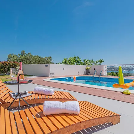 Gorgeous In 別荘 *