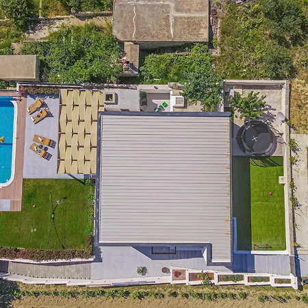 Gorgeous In * シベニク