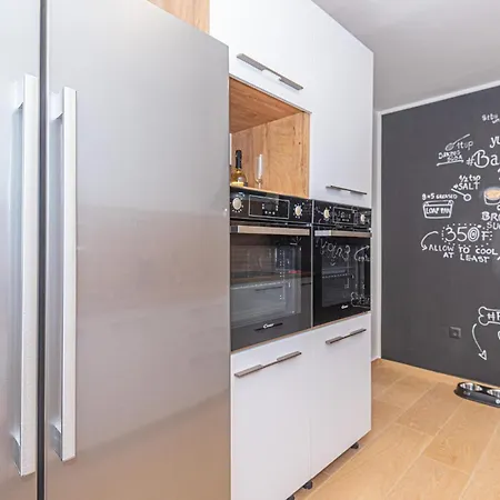 Gorgeous In 別荘 シベニク