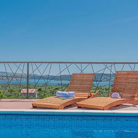 Gorgeous In 別荘 *