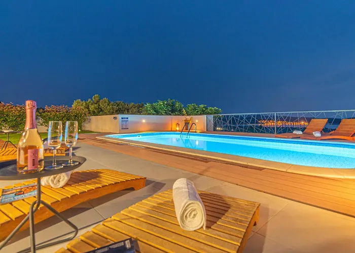 Gorgeous In שיבניק