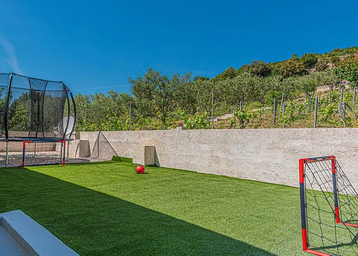 בית נופש Gorgeous In שיבניק